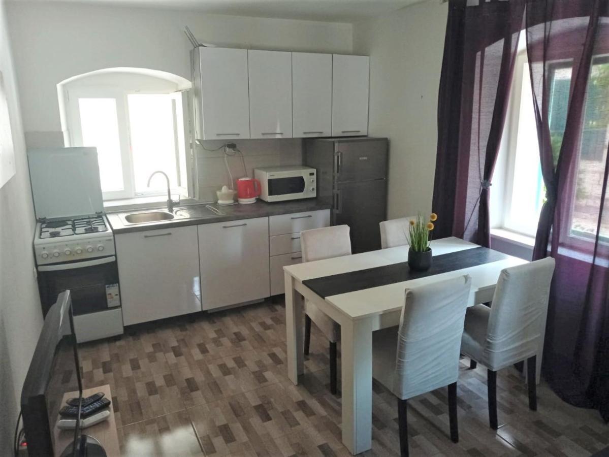 Apartment Karlito Kaštela Exteriör bild