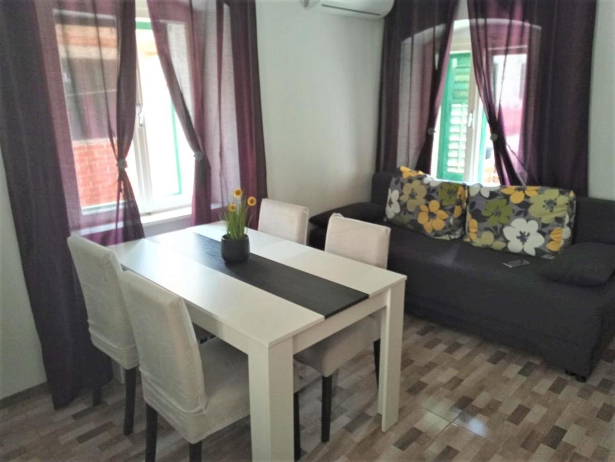 Apartment Karlito Kaštela Exteriör bild
